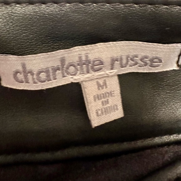 Charlotte Russe. Black pleather skirt with zipper back and asymmetrical hem Sz M - Picture 3 of 4